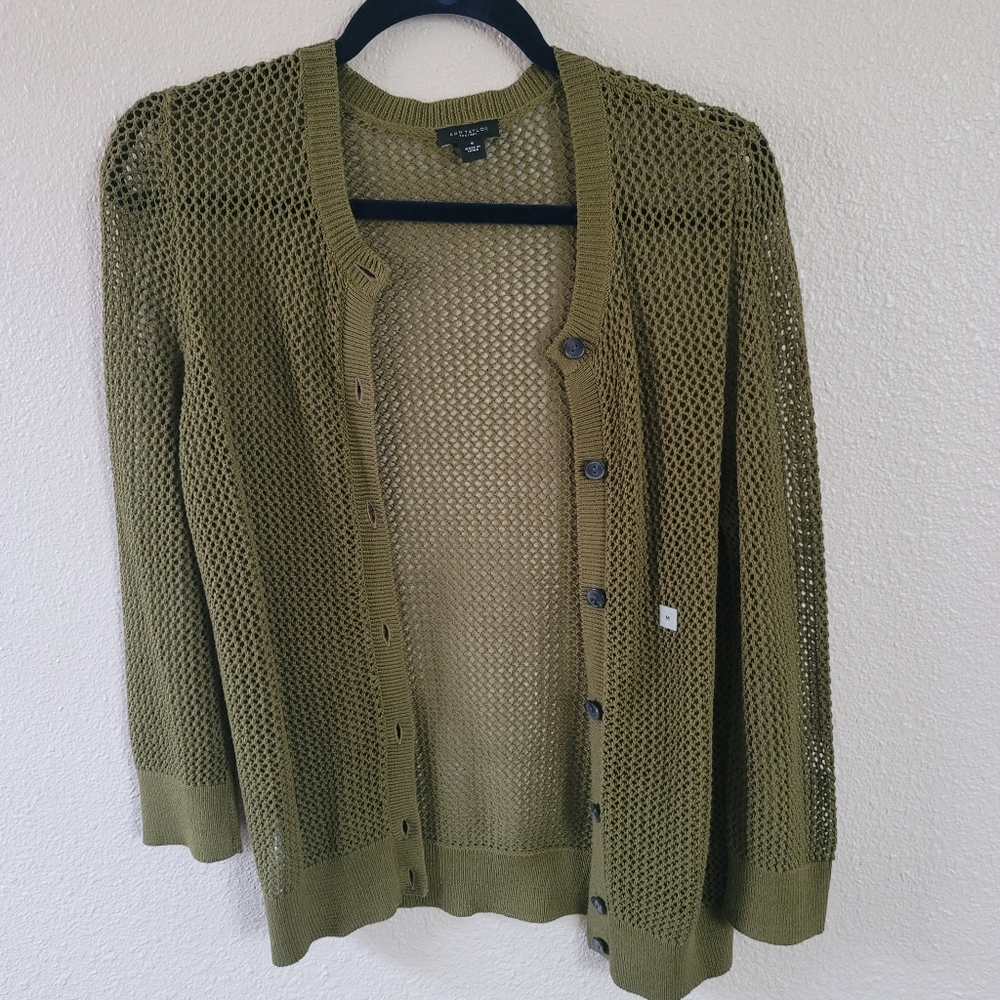 ✨️BOGO✨️Ann Taylor Factory Olive Green Knit Cardigan Size M